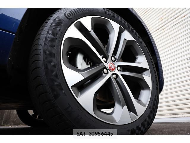 Jaguar F-PACE 2023-06 7818665-10