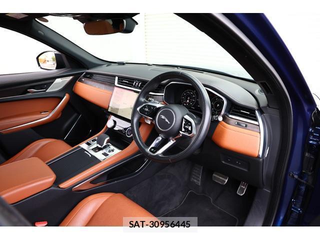 Jaguar F-PACE 2023-06 7818665-4