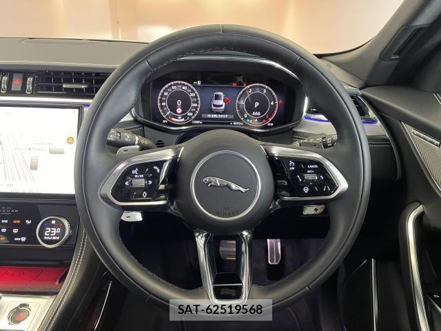 Jaguar F-PACE 2024-09 7818831-12