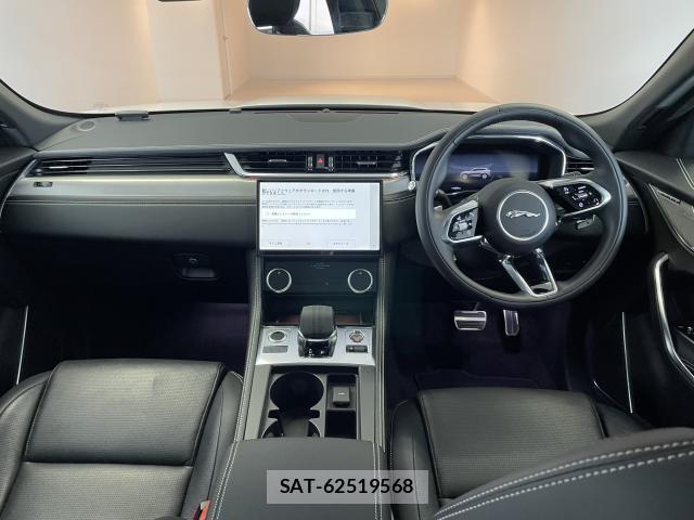 Jaguar F-PACE 2024-09 7818831-2