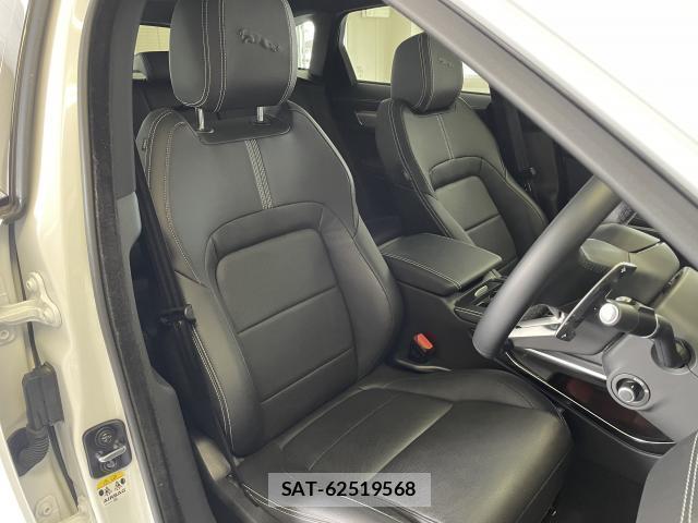 Jaguar F-PACE 2024-09 7818831-7