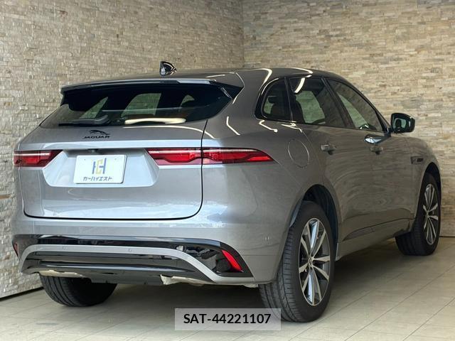 Jaguar F-PACE 2024-05 7818937-2
