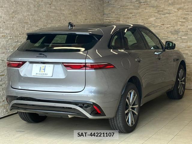 Jaguar F-PACE 2024-05 7818937-3