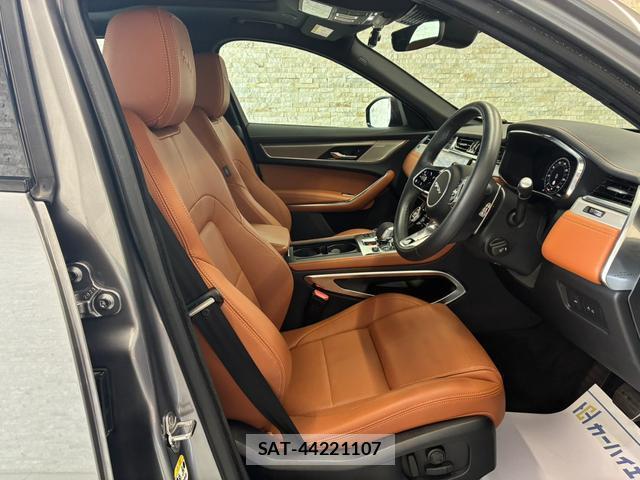Jaguar F-PACE 2024-05 7818937-7