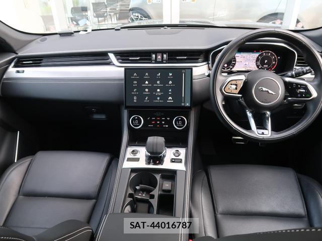 Jaguar F-PACE 2024-12 7819805-1