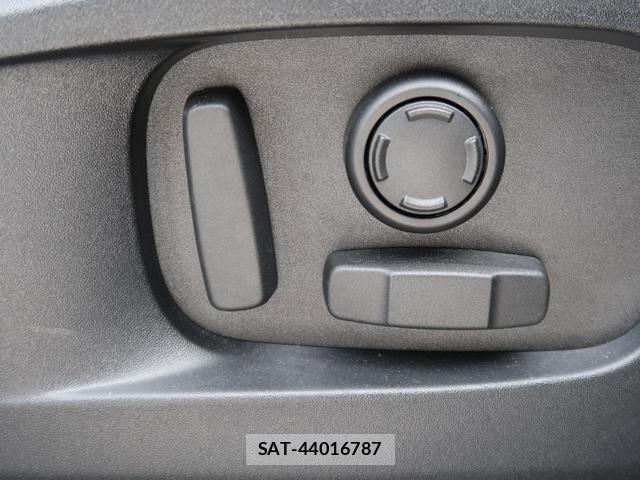 Jaguar F-PACE 2024-12 7819805-8