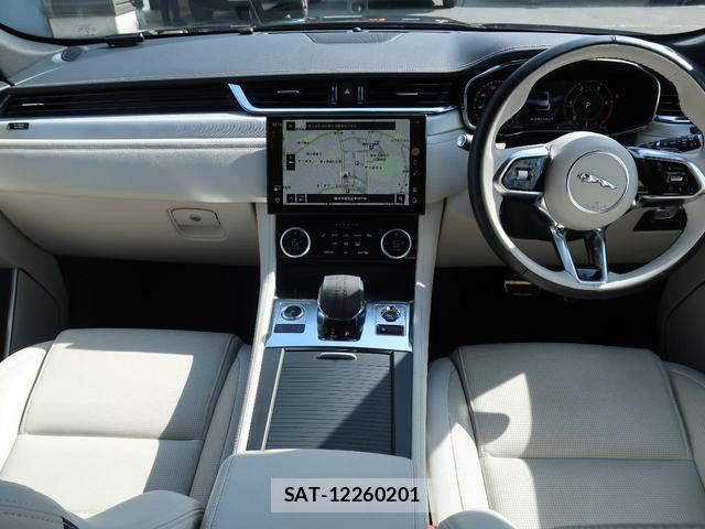 Jaguar F-PACE 2024-12 7819808-1