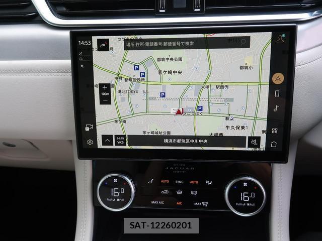 Jaguar F-PACE 2024-12 7819808-11