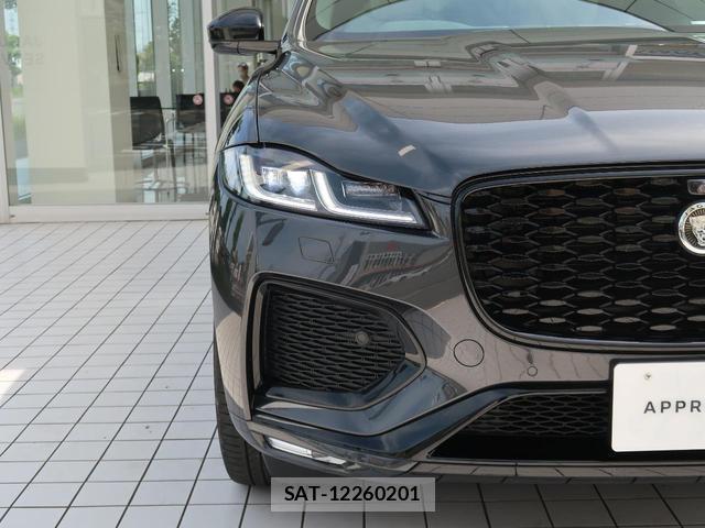 Jaguar F-PACE 2024-12 7819808-17
