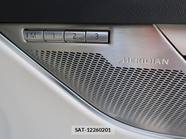 Jaguar F-PACE 2024-12 7819808-7