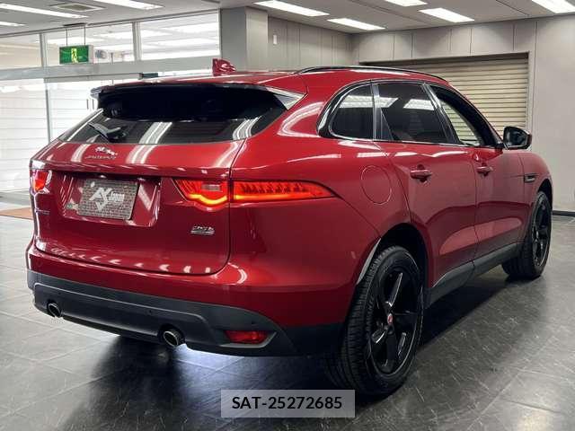 Jaguar F-PACE 2019-02 7823288-18