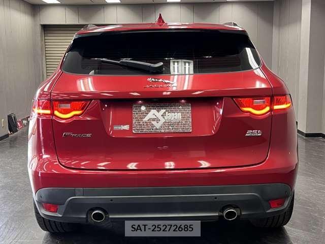 Jaguar F-PACE 2019-02 7823288-7