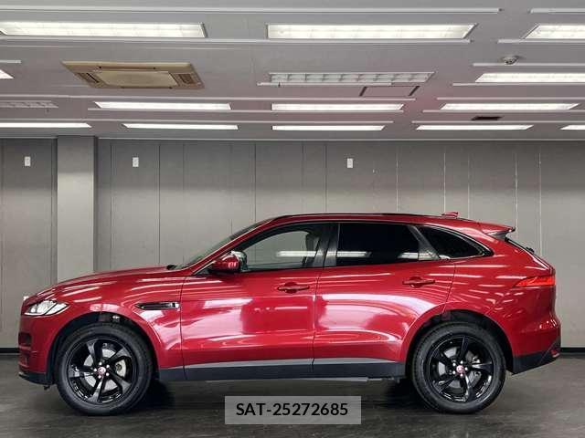 Jaguar F-PACE 2019-02 7823288-8
