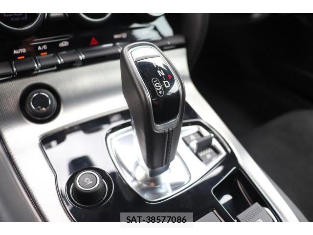 Jaguar F-TYPE 2015-10 7817205-15