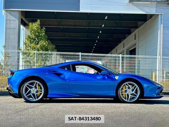 Ferrari F8 Tributo 2020-09 7823252-3