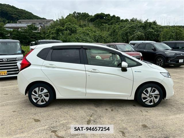 Honda FIT HYBRID 2017-01 7812407-15