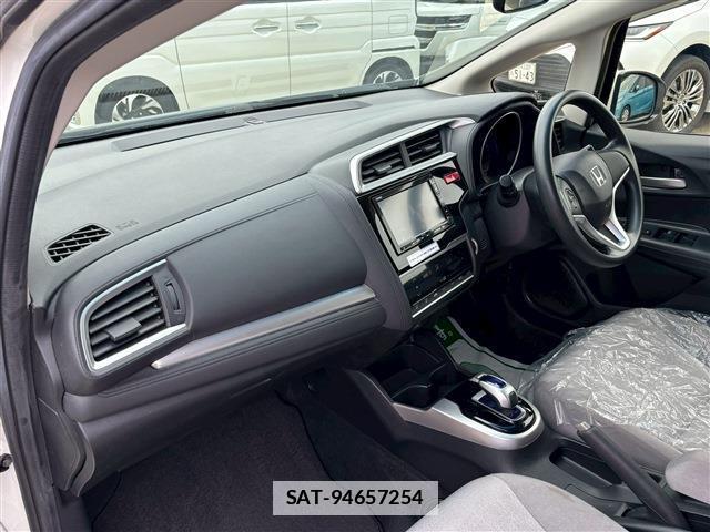 Honda FIT HYBRID 2017-01 7812407-3