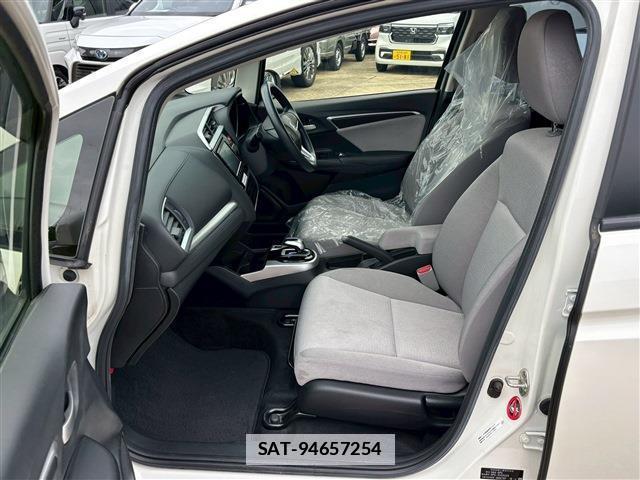 Honda FIT HYBRID 2017-01 7812407-4