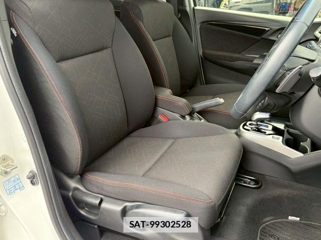 Honda FIT HYBRID 2015-06 7814852-10