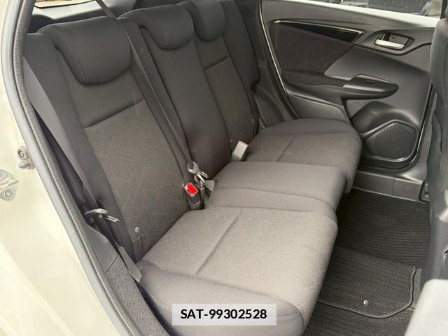 Honda FIT HYBRID 2015-06 7814852-11