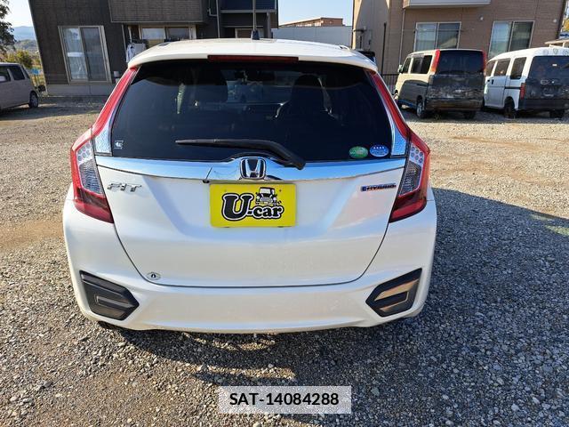 Honda FIT HYBRID 2014-12 7816357-15