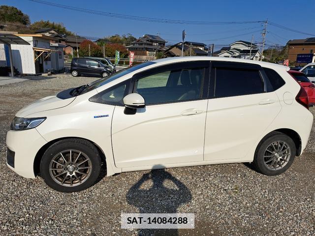 Honda FIT HYBRID 2014-12 7816357-17