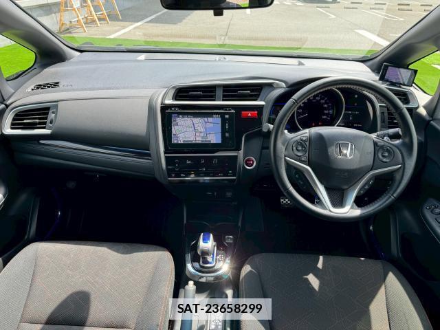Honda FIT HYBRID 2013-12 7816463-10