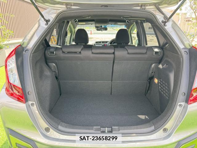 Honda FIT HYBRID 2013-12 7816463-13