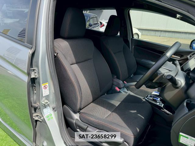 Honda FIT HYBRID 2013-12 7816463-4