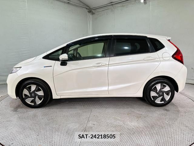 Honda FIT HYBRID 2014-01 7823244-16