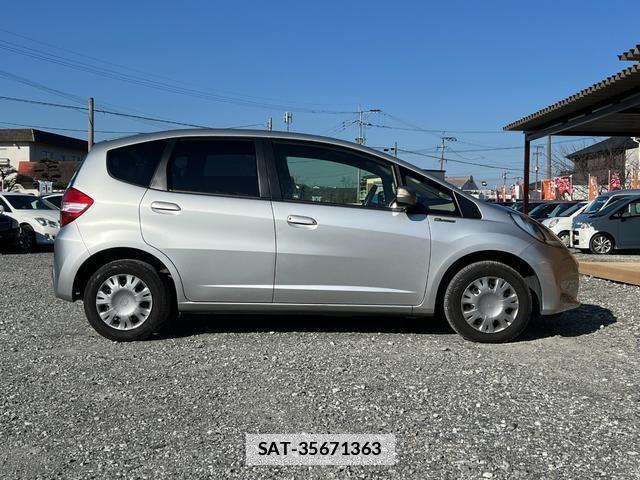Honda FIT 2012-06 7813797-11
