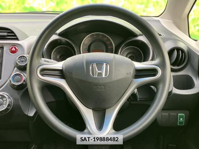 Honda FIT 2012-08 7821136-15