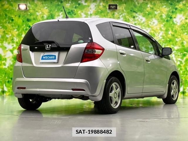 Honda FIT 2012-08 7821136-2