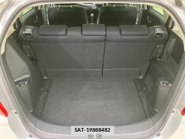 Honda FIT 2012-08 7821136-7