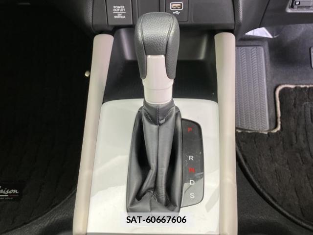 Honda FIT 2022-06 7821242-17
