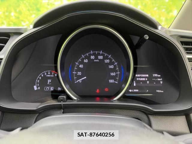 Honda FIT 2018-05 7822244-14