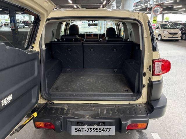Toyota FJ CRUISER 2017-12 7811456-7
