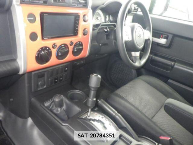 Toyota FJ CRUISER 2013-03 7814061-5