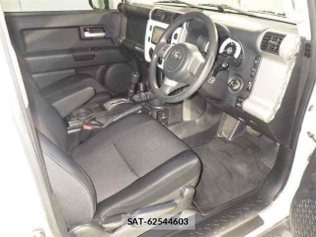 Toyota FJ CRUISER 2011-06 7814916-2