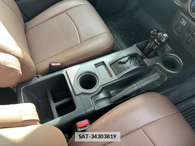 Toyota FJ CRUISER 2012-11 7817875-14