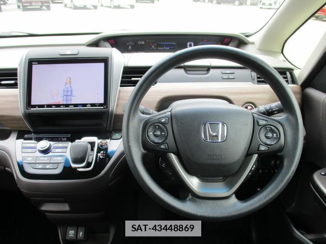 Honda FREED HYBRID 2023-10 7819628-19
