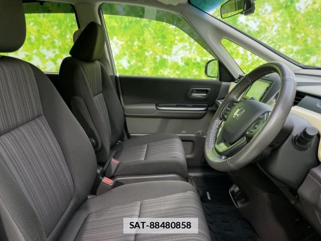 Honda FREED HYBRID 2017-06 7822478-3