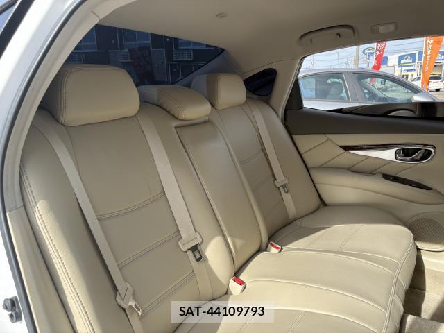 Nissan FUGA HYBRID 2011-03 7819122-19