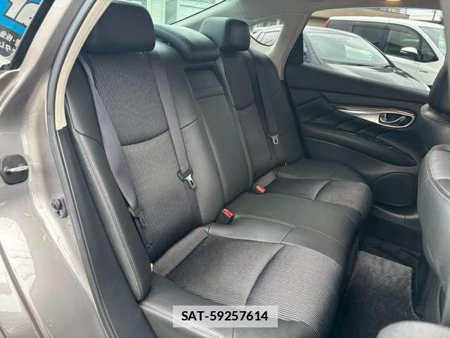 Nissan FUGA 2010-07 7820635-9