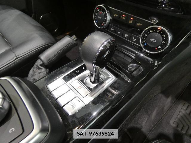 Mercedes Benz G-CLASS 2015-08 7813604-12