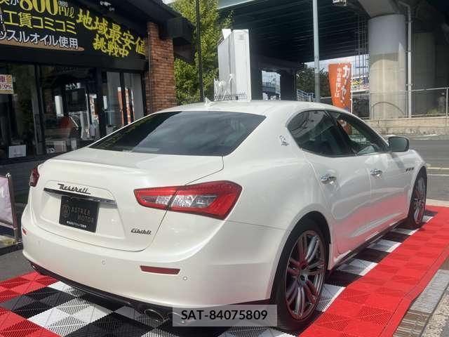 Maserati GHIBLI 2014-10 7820745-3