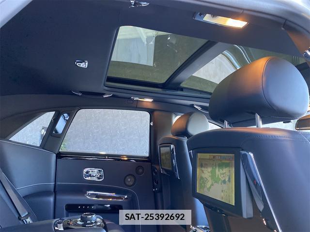 ROLLS-ROYCE GHOST 2016-07 7818705-11