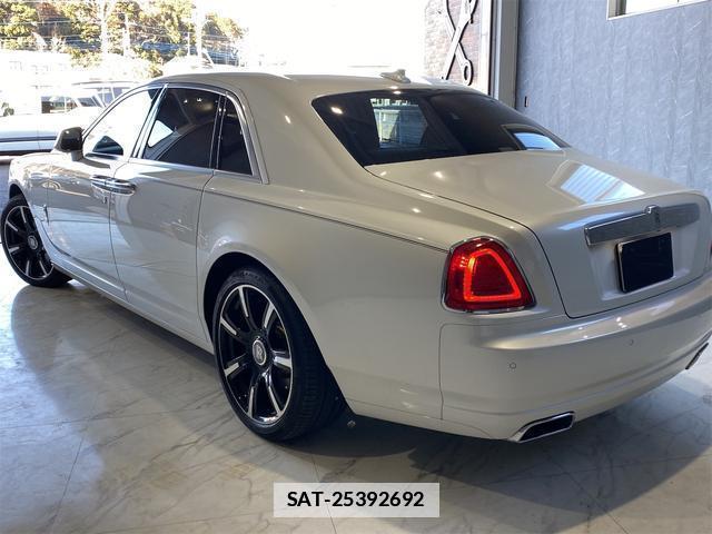 ROLLS-ROYCE GHOST 2016-07 7818705-8