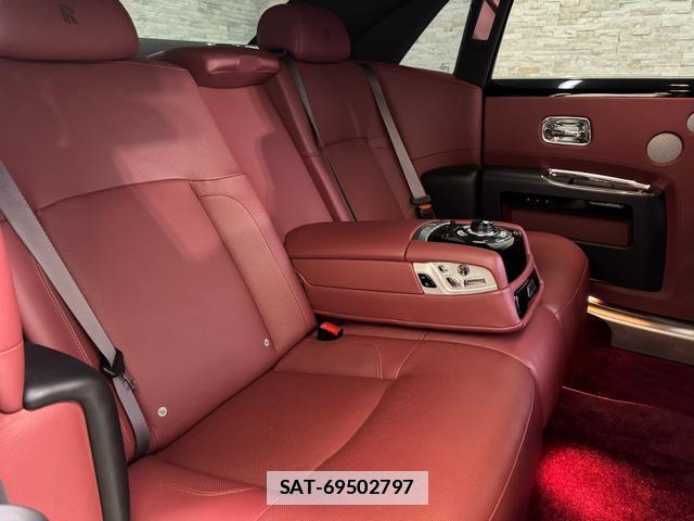 ROLLS-ROYCE GHOST 2011-06 7818922-10