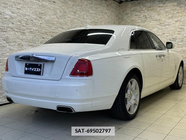 ROLLS-ROYCE GHOST 2011-06 7818922-2